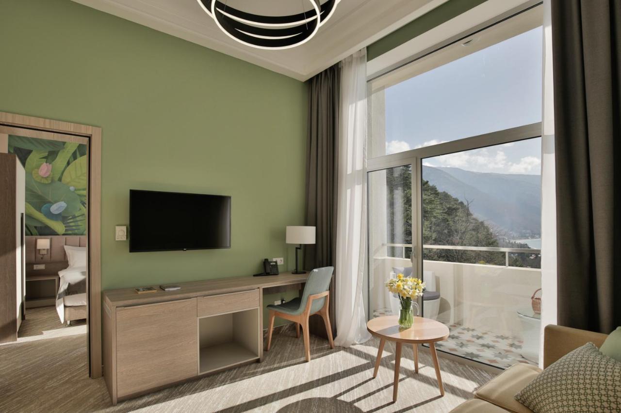Garden Resort Гагра Экстерьер фото